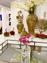 Load image into Gallery viewer, Clear Bottle Diffuser with White and Pink Flowers