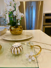 Load image into Gallery viewer, Gold and White Ruffled Diffuser