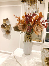 Load image into Gallery viewer, White porcelain vase Gold Design