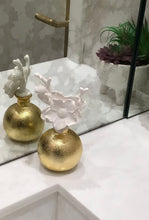 Load image into Gallery viewer, Matte Gold Diffuser  with Dimensional White Flower
